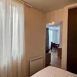 Montmartre - Nouvellement Renove