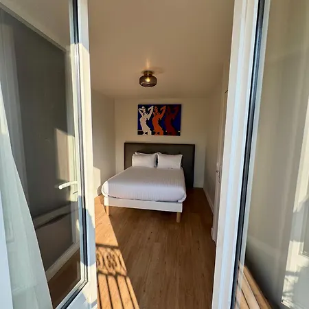 Montmartre - Nouvellement Renove Париж