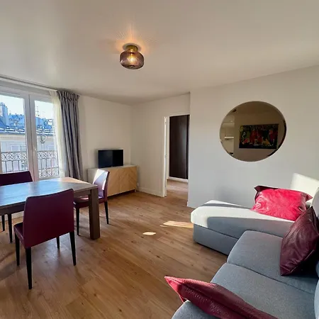 Montmartre - Nouvellement Renove Paříž