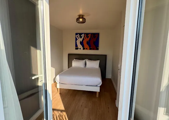 Montmartre - Nouvellement Renove Париж