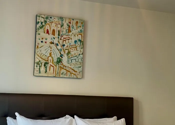 Montmartre - Nouvellement Renove Париж