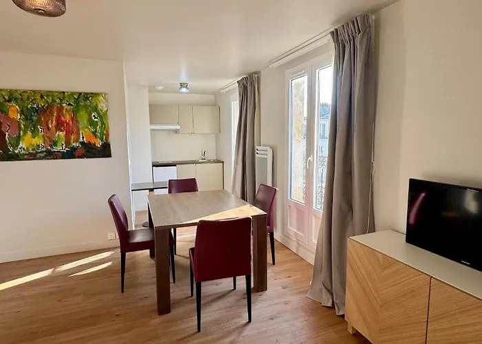 Montmartre - Nouvellement Renove Париж