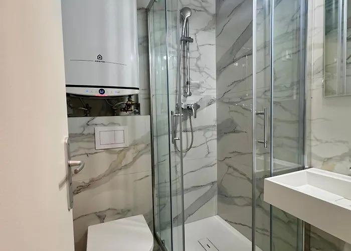 Montmartre - Nouvellement Renove